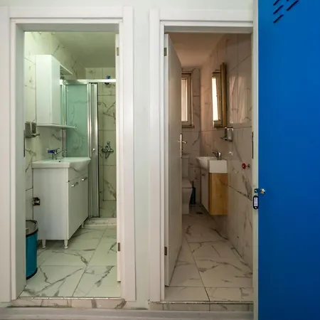 Hostel Xalila Only For Men, In