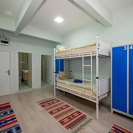 Auberge de jeunesse Xalila Only For Men, In