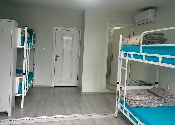 אכסניה Xalila Only For Men, In איסטמבול