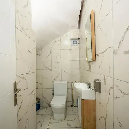 Albergue Xalila Only For Men, In